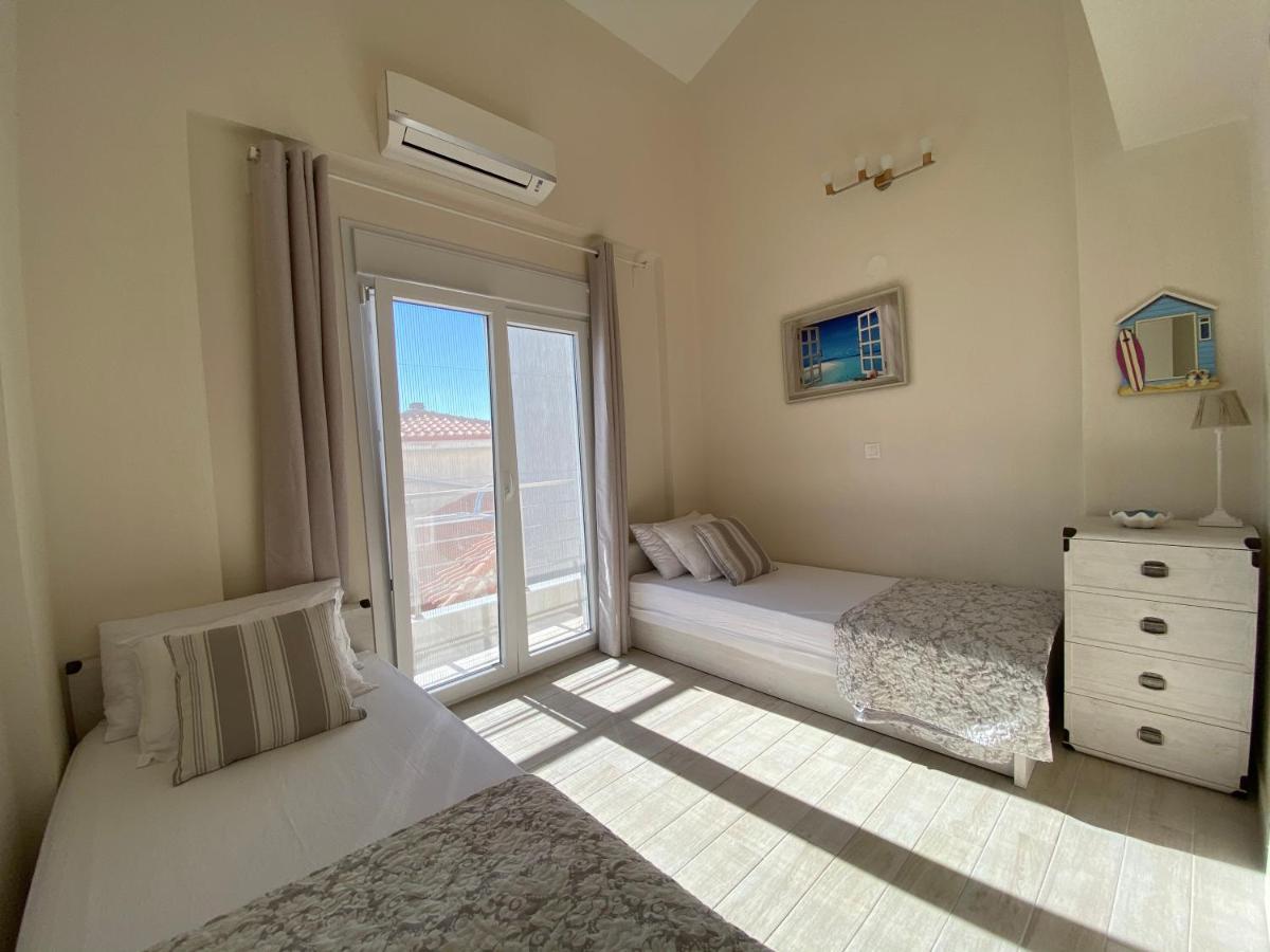 Villa Emerald Luxury Living นิกิติ ภายนอก รูปภาพ