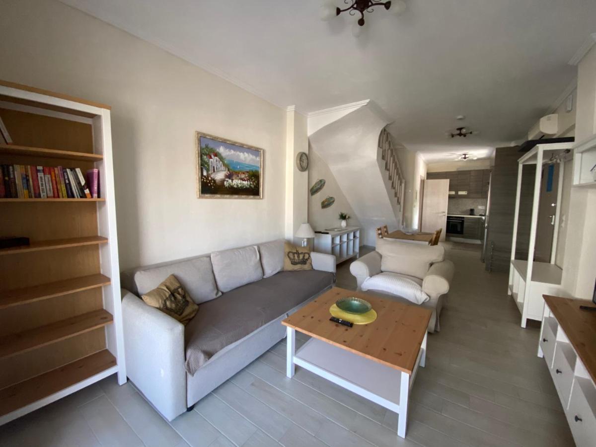 Villa Emerald Luxury Living นิกิติ ภายนอก รูปภาพ
